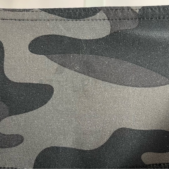 Athletic Collection Size Small Camo High Waist Criss Cross Ankle Leggings Yoga - Picture 6 of 8